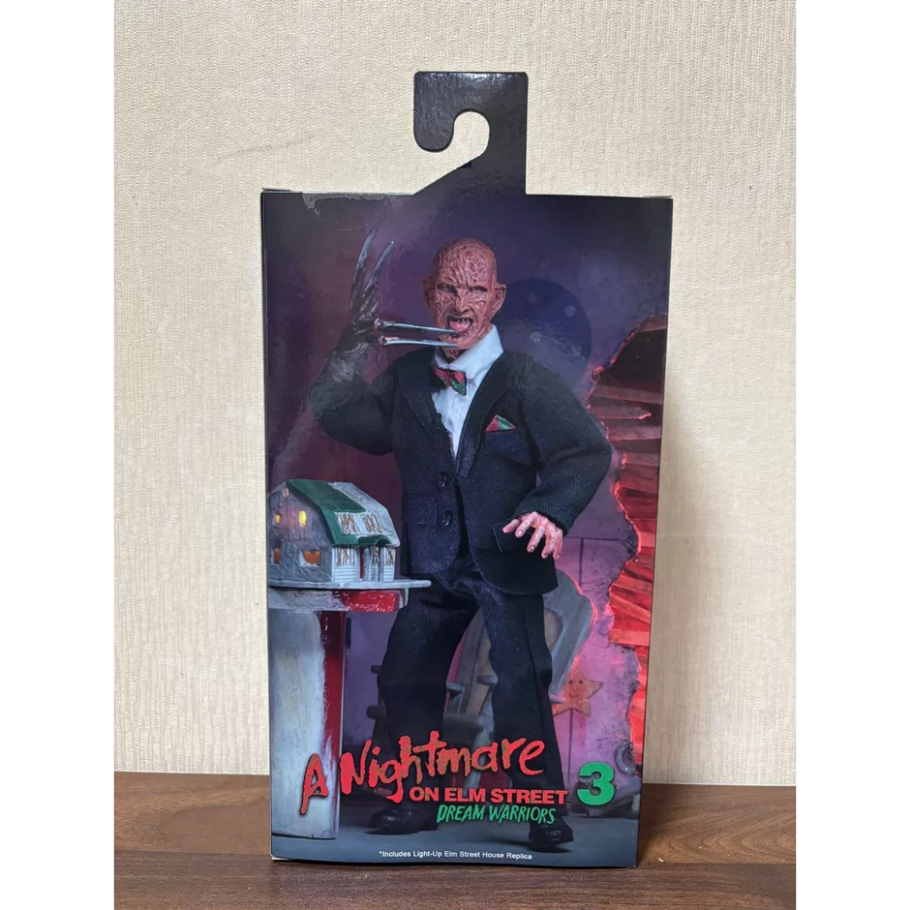 NECA A Nightmare on Elm Street 3 Freddy Krueger ในสูทและเสื้อผ้า - แอคชั่นฟิกเกอร์
