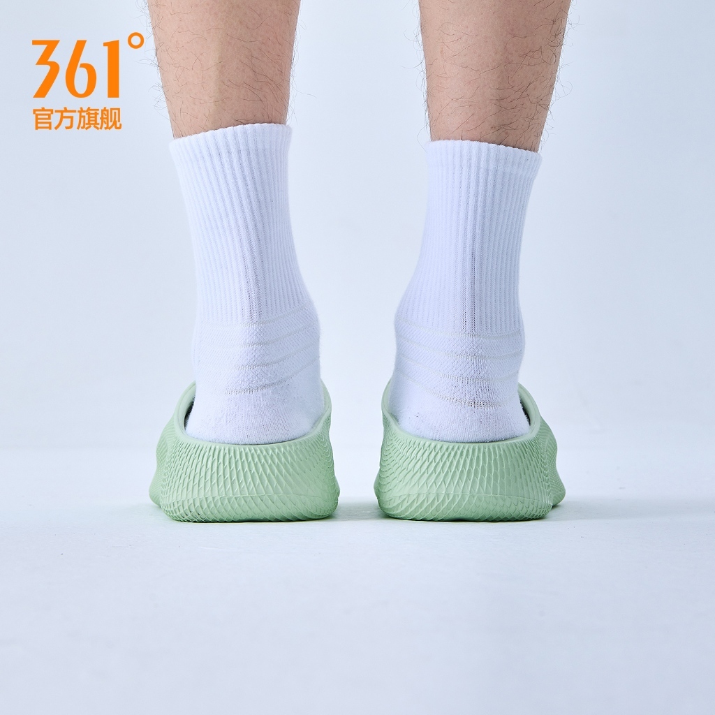 361 Degrees شبشب ناعم بنقش بارز — صورة 5