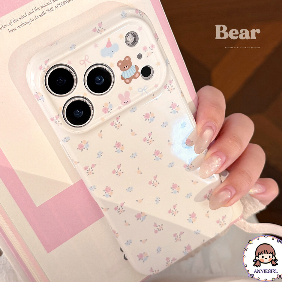 Sweet Girly ครีมดอกไม้สีขาวหมีและโบว์เคสโทรศัพท์เคลือบเงาสําหรับ iPhone 12 13 14 15 16 17 Pro Max Anti-Drop TPU Cover