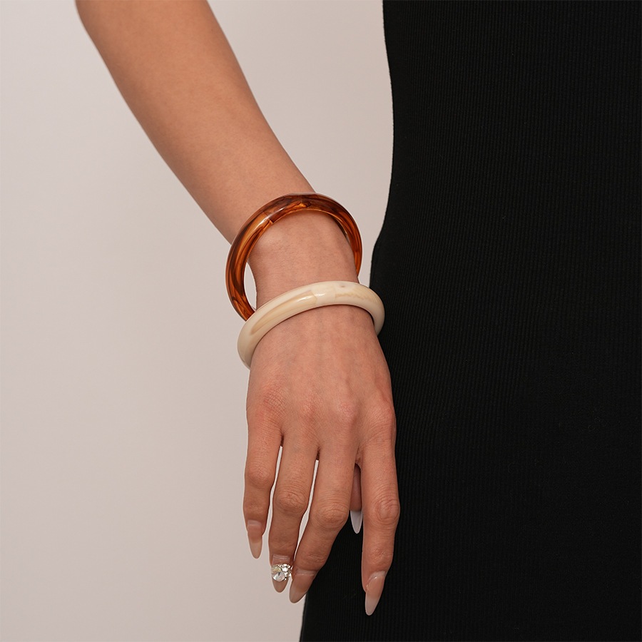 Sfumato สร้อยข้อมือทรงกลมอะคริลิคดีไซน์แฟชั่นย้อนยุคอุปกรณ์เสริมระดับไฮเอนด์เฉพาะอเนกประสงค์