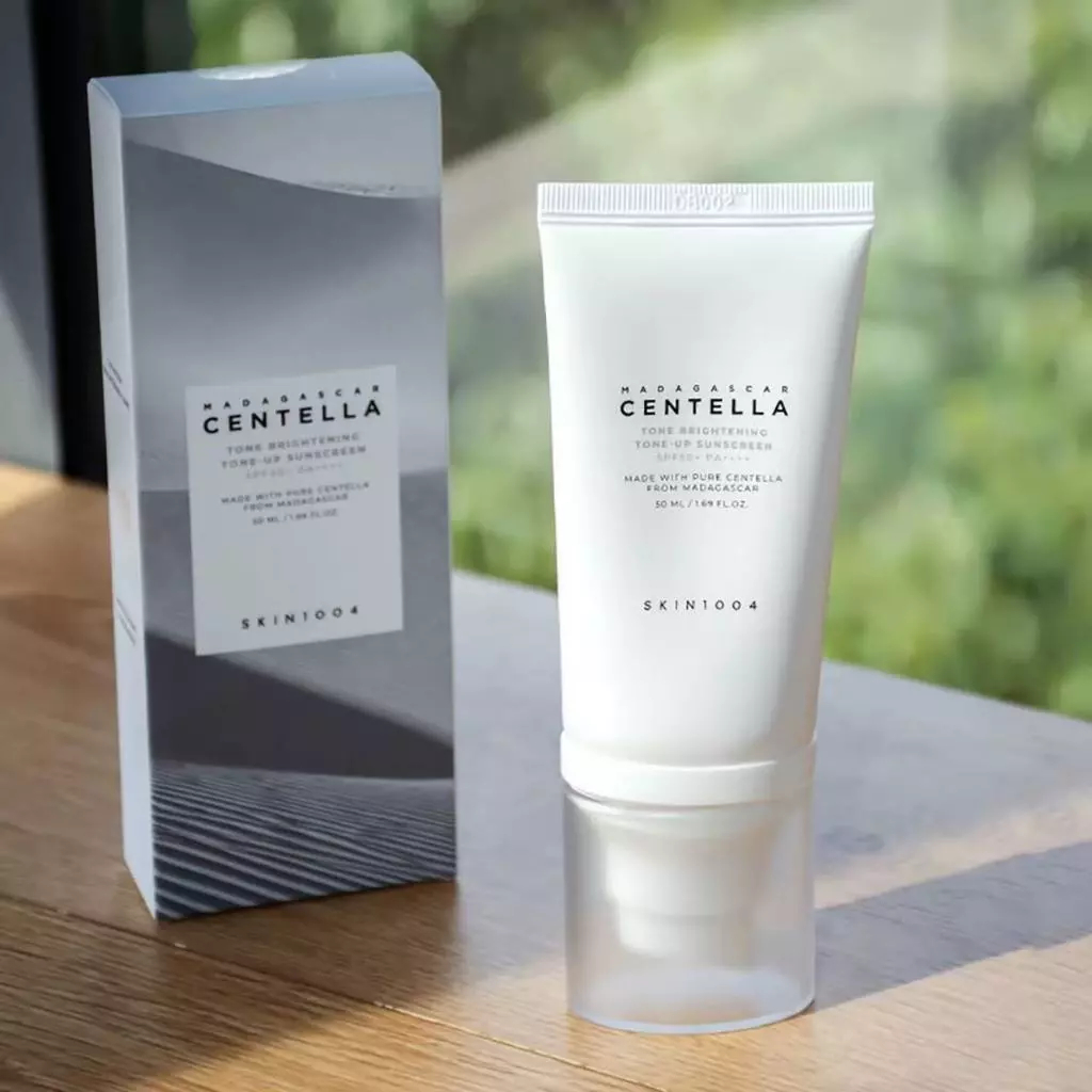 Skin1004 madagascar centella tone ครีมกันแดดปรับสีผิวให้กระจ่างใส