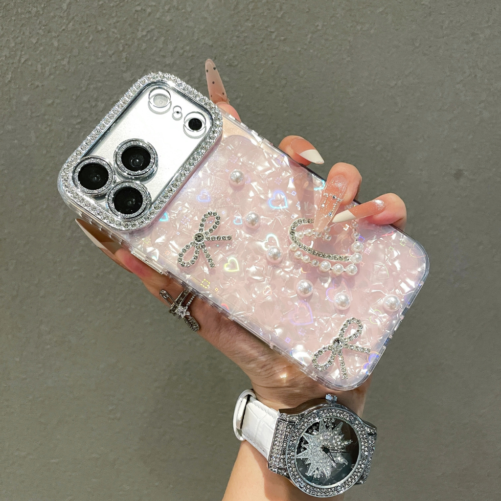 สีชมพูShell Textureเคสโทรศัพท์หัวใจมุกและRhinestone BowสําหรับiPhoneใช้งานร่วมกับสําหรับIphone 17 16 15promax 15pro 14promax 14 pro 13 11ฝาครอบโทรศัพท์ที่สวยงาม