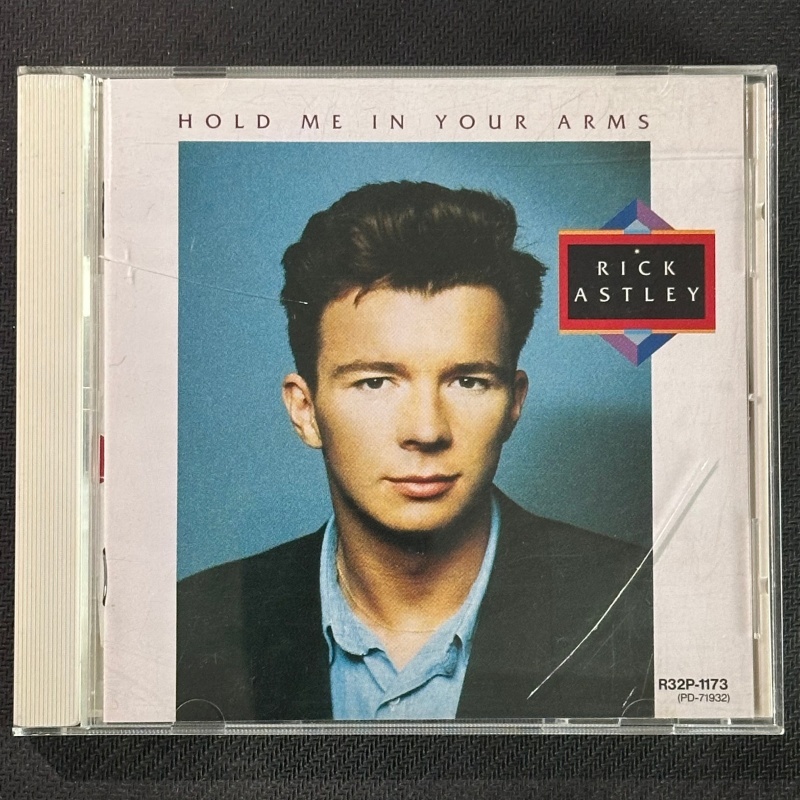 Rick Astley - Hold Me In Your Arms CD อัลบั้ม 1988 JapanPress RCA R32P-1173 Dance Pop Synth-pop พร้อ