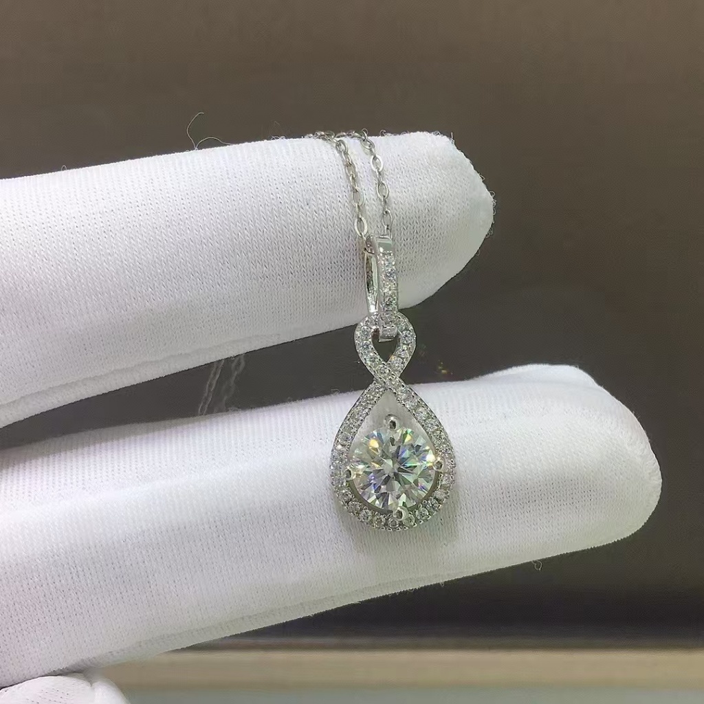 สไตล์ใหม่ S925 เงิน Gold-Plated พร้อมสต็อก 1 กะรัตหมายเหตุ Moissanite จี้ฟรีโซ่หลวมหิน 6.5 มม.หนึ่งห