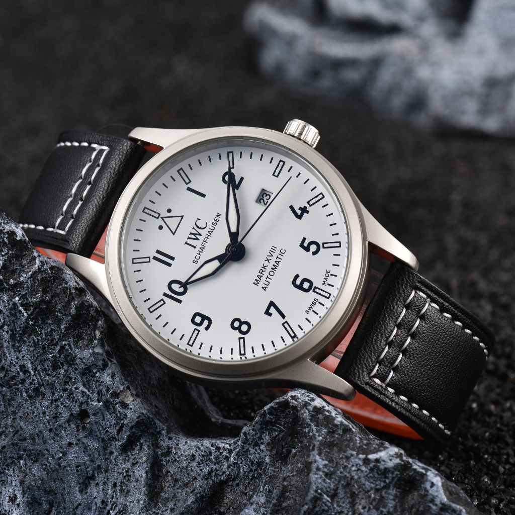 IWC IWC Pilot Retro ทหารนาฬิกาผู้ชายนาฬิกาข้อมือ Multicolor Dial หนาเย็บเข็มขัด Luminous ปฏิทินดิจิต