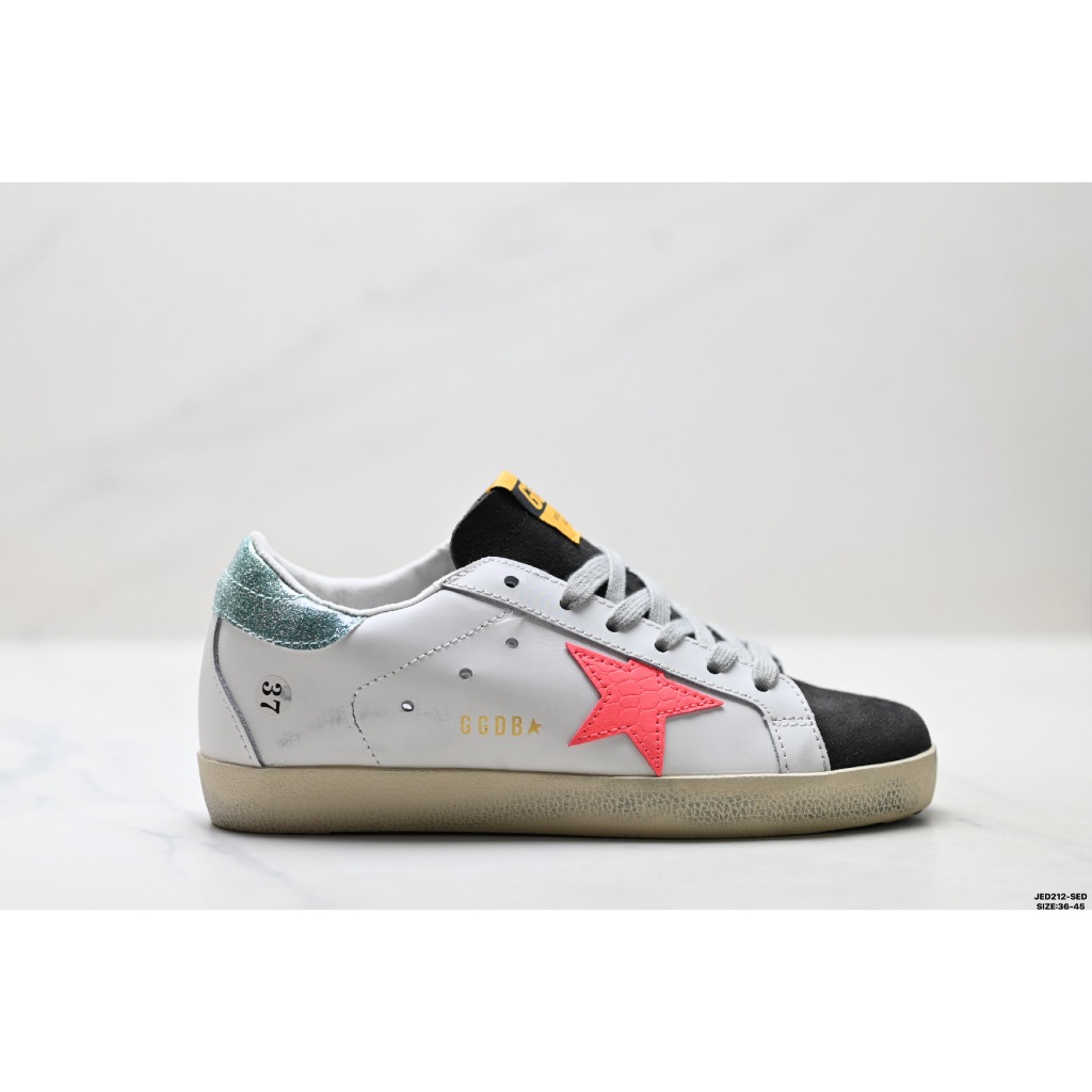 รองเท้าผ้าใบหนัง Distressed Golden Goose Super-Star