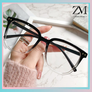 【ZM Glasses】0--500 แว่นตาป้องกันแสงสีฟ้า / แว่นตาสายตาสั้น ป้องกันรังสี สไตล์เกาหลี แฟชั่นสําหรับผู้ชาย และผู้หญิง เปลี่ยนเลนส์ได้ องศา กรอบแว่น แว่นแฟชั่น กรอบแว่นตา 056