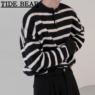 TIDE BEAR เสื้อถักผู้ชาย เกาหลีย้อนยุคสบายๆ แฟชั่นคู่ปุ่มลายระดับไฮเอนด์รอบคอเสื้อกันหนาวด้านบน