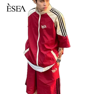 ESEA เสื้อยืดผู้ชายหลวมแฟชั่นสบาย ๆ คู่เหมาะกับชุดกีฬาถนนย้อนยุคอเมริกัน