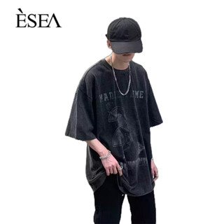 ESEA เสื้อยืดผู้ชายคอกลมแฟชั่นแนวฮาราจูกุเวอร์ชั่นเกาหลีของผู้ชายเสื้อยืดแฟชั่นใหม่ลำลองวรรณกรรมและศิลปะแขนสั้นผู้ชายทุกการแข่งขัน