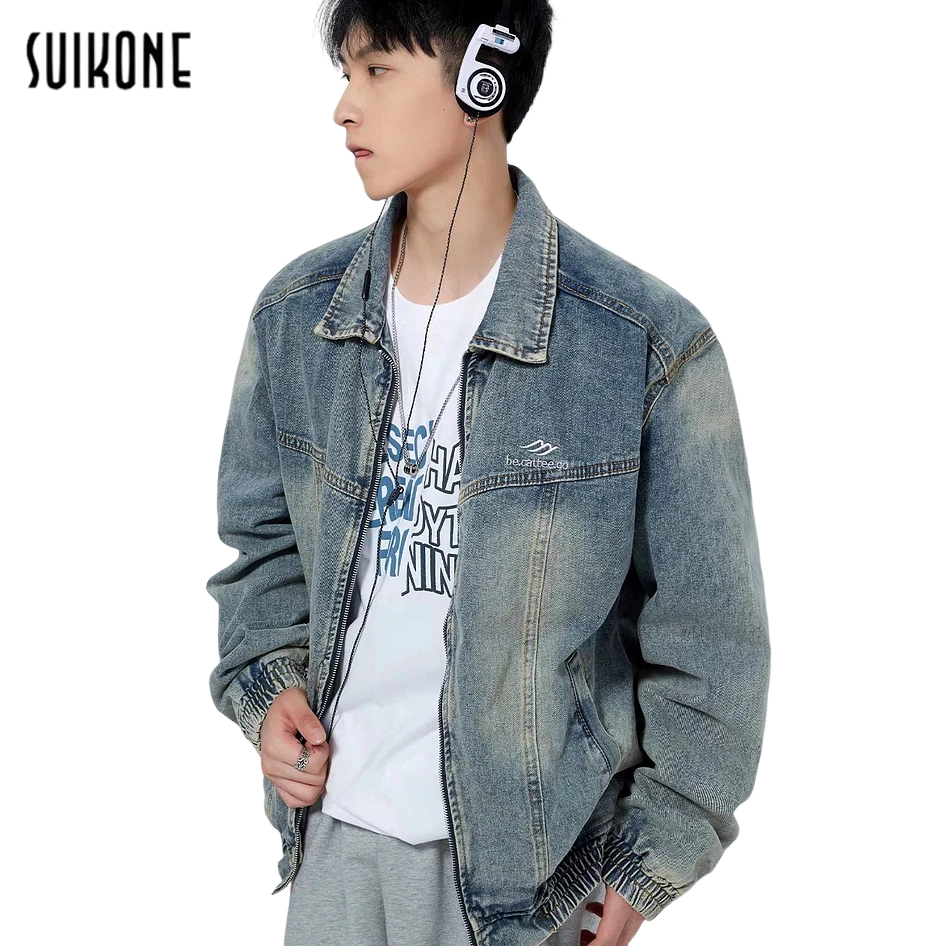 Suikone เสื้อแจ็กเก็ตยีน แขนยาว ปักลาย ทรงหลวม สไตล์ฮิปฮอป เรโทร แฟชั่นสําหรับผู้ชาย