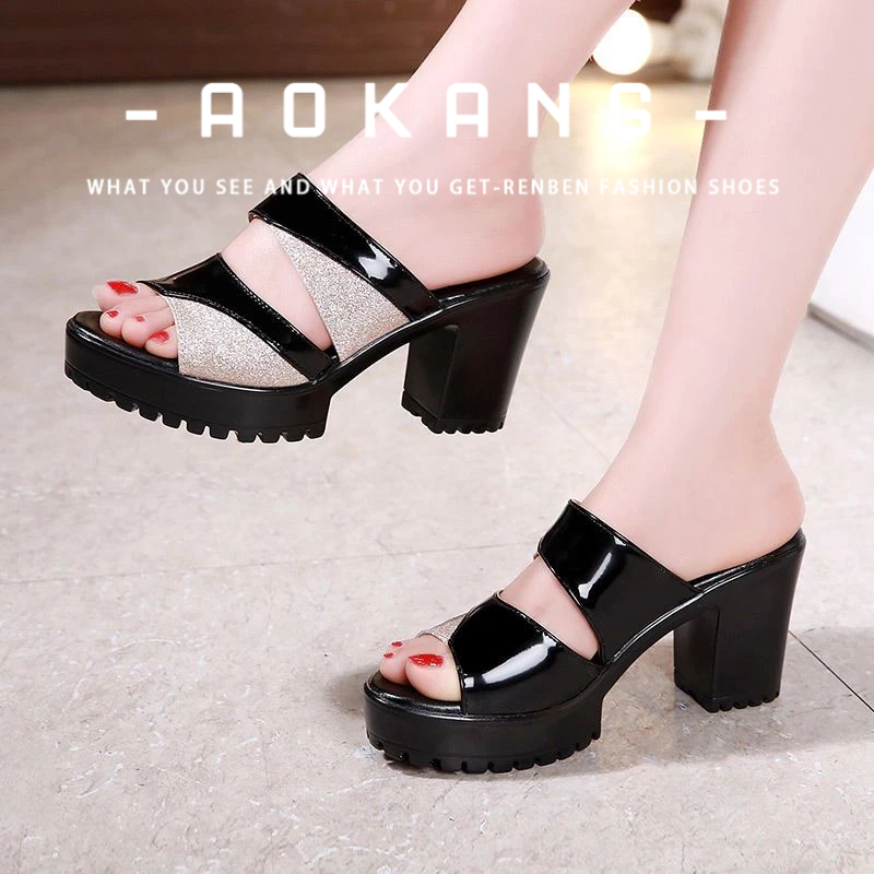 เอาคัง รองเท้าแตะหญิงสวมใส่ด้านนอกรองเท้าปากปลาใหม่ส้นหนากันน้ําแพลตฟอร์มรองเท้าแม่