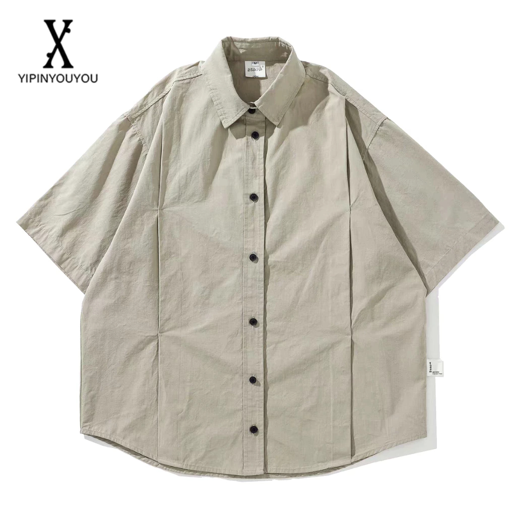 Yipinyouyou เสื้อเชิ้ตแขนสั้น ทรงหลวม สีพื้น คุณภาพสูง แฟชั่นฤดูร้อน สไตล์เกาหลี และญี่ปุ่น สําหรับผู้ชาย