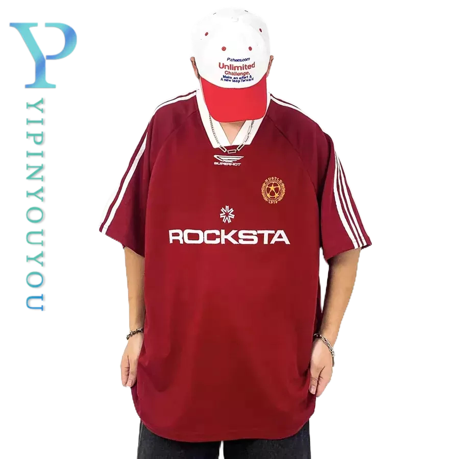 YIPINYOUYOU 2023 เสื้อยืดคอวีย้อนยุคสไตล์อเมริกันใหม่สําหรับผู้ชายแขนสั้นสไตล์ฮาราจูกุสไตล์สตรีทแฟชั่นเสื้อยืดทั้งชายและหญิงสามารถสวมใส่เสื้อผ้าคู่