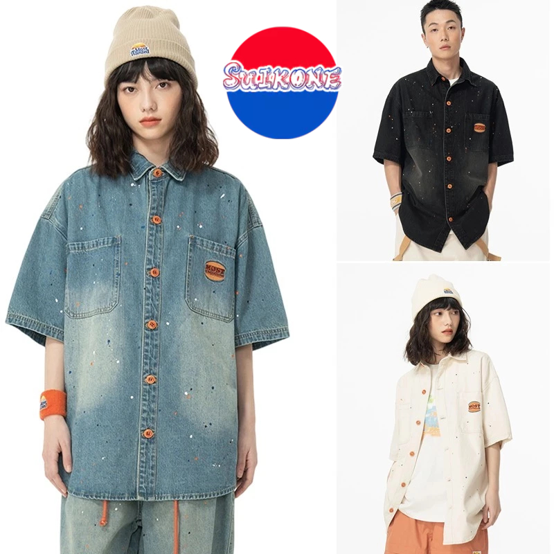 SUIKONE ซุยโคเนะ เสื้อเชิ้ตแขนสั้นพิมพ์ลายลายจุดฤดูร้อนสไตล์ญี่ปุ่นหลวมเสื้อเชิ้ตยีนส์สไตล์เป็นกลาง