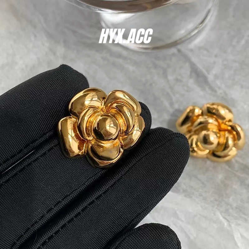 ต่างหูผู้หญิง French Entry Lux Camellia ต่างหู 14K ต่างหูทอง