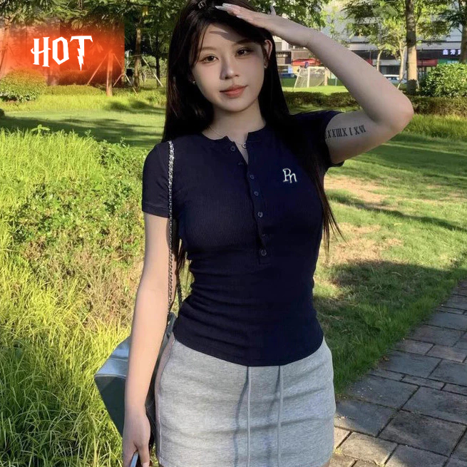 พร้อมส่ง เสื้อยืดแขนสั้นย้อนยุคผู้หญิงเข้ารูปเสื้อยืดปักลำลองเสื้ออเนกประสงค์ HOT
