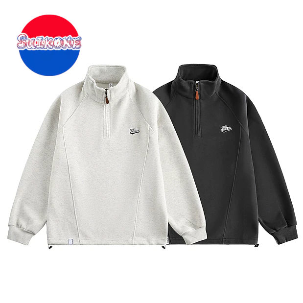 SUIKONE ซุยโคเนะ ฤดูใบไม้ร่วงที่เรียบง่ายเย็บปักถักร้อยยืนปกครึ่งซิปเสื้อกันหนาวหมวกอเมริกันหลวมสบายๆกีฬาเสื้อกันหนาวหมวกสําหรับผู้ชายและผู้