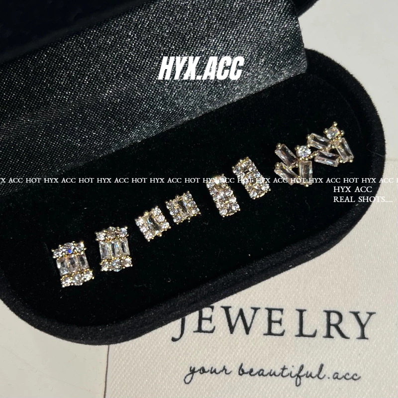 ต่างหูผู้หญิงประณีต Super Mini 18K Gold Zircon Stud ต่างหู