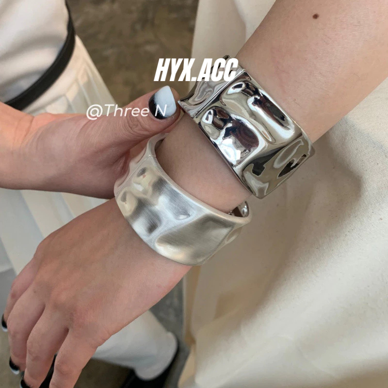สร้อยข้อมือสุภาพสตรี ยุโรปและอเมริกาโอ้อวดและส่วนบุคคลโลหะเปิดสร้อยข้อมือกว้าง