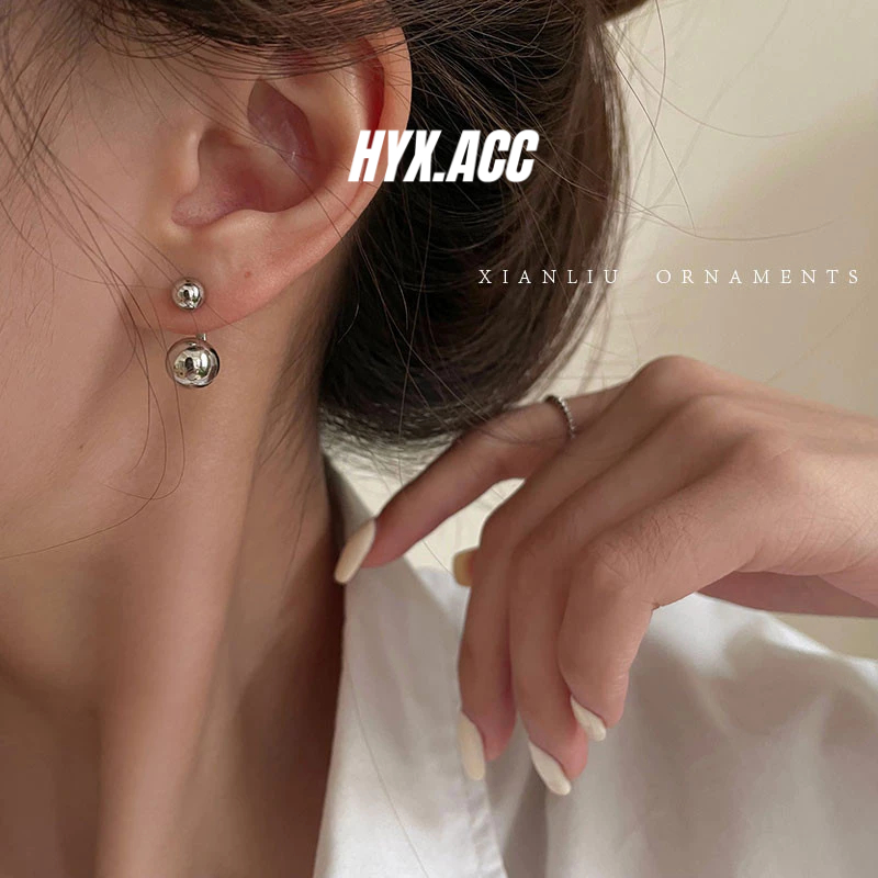 ต่างหูผู้หญิงสไตล์เรียบหรูกะทัดรัด พร้อมรายละเอียดสองวงกลมหน้าหลัง