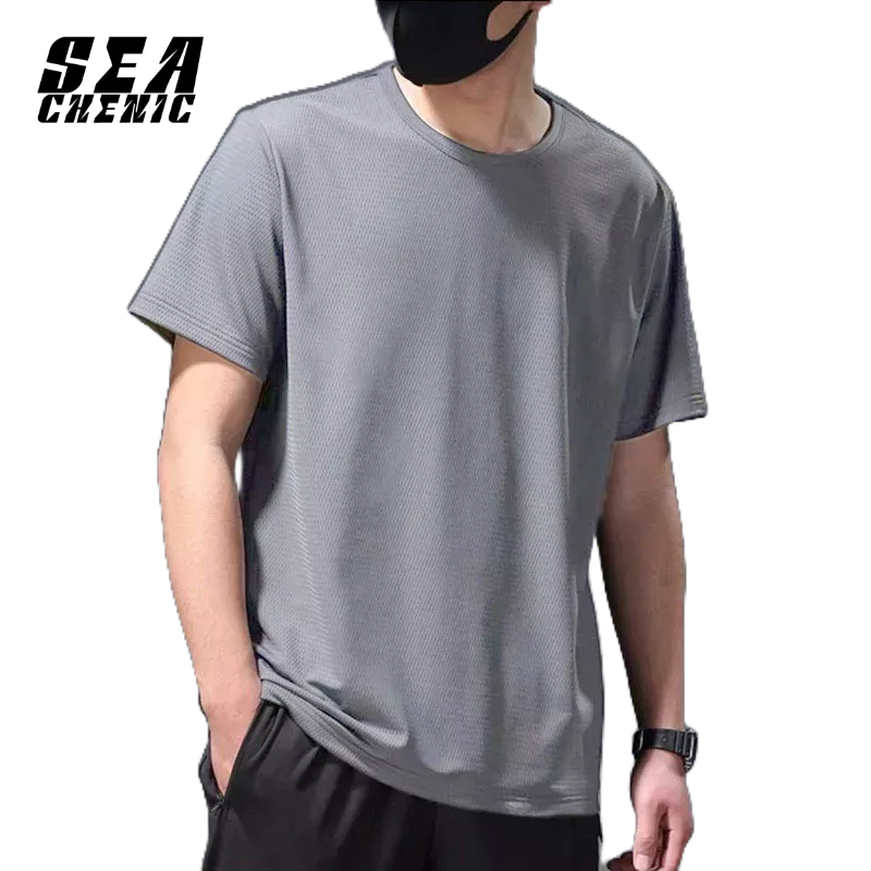 SEACHENIC Casual Comfort: เสื้อยืดทรงหลวมแห้งเร็วสําหรับผู้ชายสําหรับวันร้อน - สีดํา