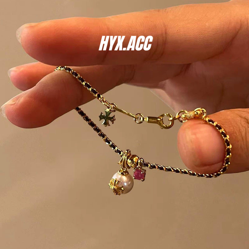 สร้อยข้อมือวินเทจสีดำ ผสมโซ่ทองและเชือกถักมุกสำหรับผู้หญิง