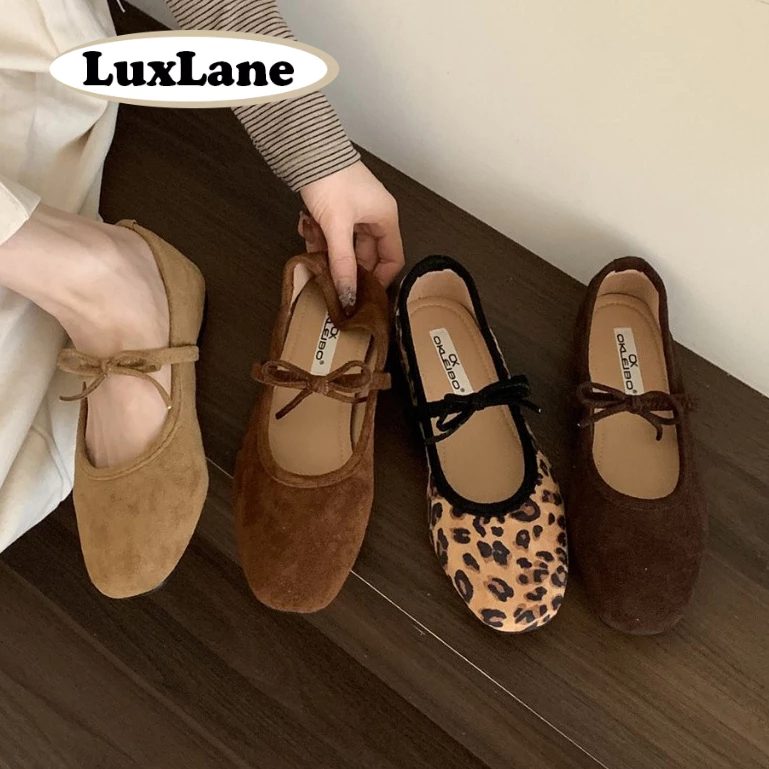 LuxLane Mary Jane Flats สำหรับผู้หญิง ดีไซน์บอยและลายเสือดาวบนรองเท้าหนังซูเดอร์