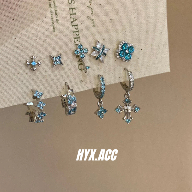 ต่างหูเพทายสีฟ้าหวานและเย็น ต่างหูสตั๊ดดอกไม้สี่แฉก ต่างหูห่วง