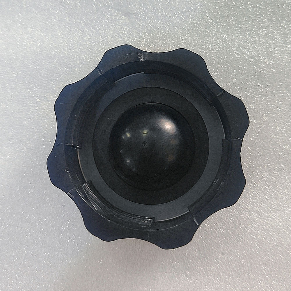 ฝาถังน้ํามันเชื้อเพลิงสําหรับ Kubota L235 L2350 L185 L245 L275 L2850 L2600 L4150 L2050