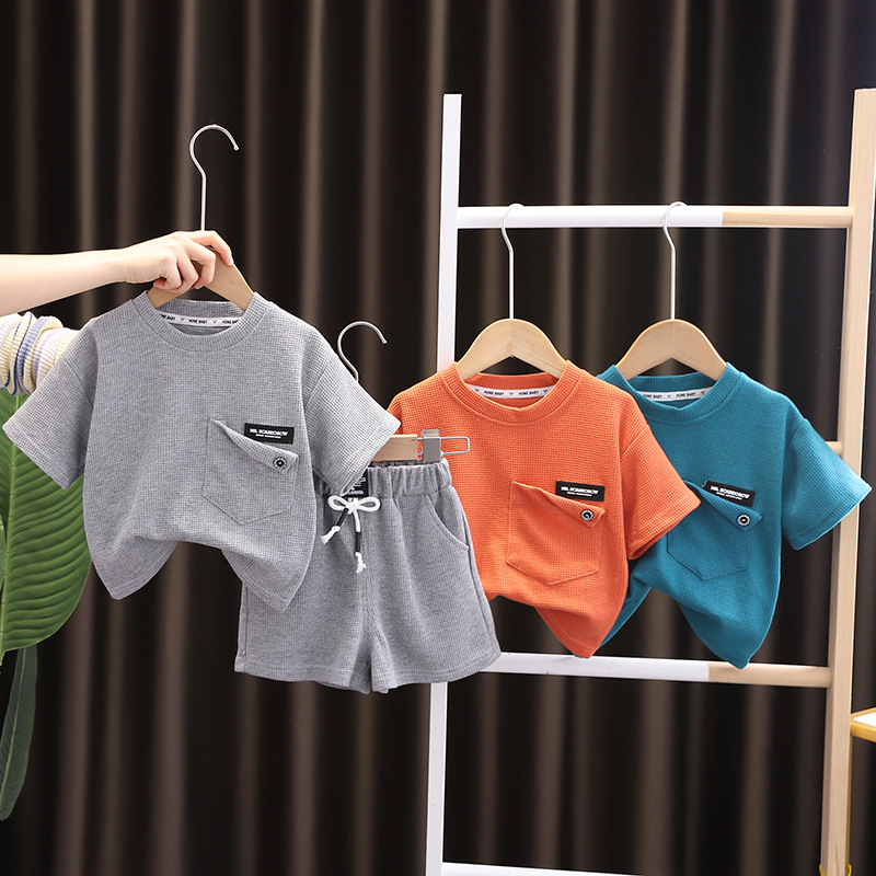ชุดเสื้อแขนสั้นลําลอง สีพื้น สไตล์เกาหลี แฟชั่นฤดูร้อน สําหรับเด็กผู้ชาย สองชิ้น