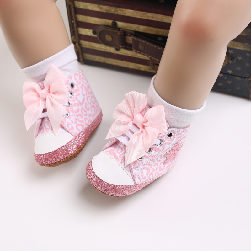 รองเท้าแตะ ส้นเตี้ย สีชมพู แฟชั่นเจ้าหญิง สําหรับเด็กทารกแรกเกิด 0-18 เดือน