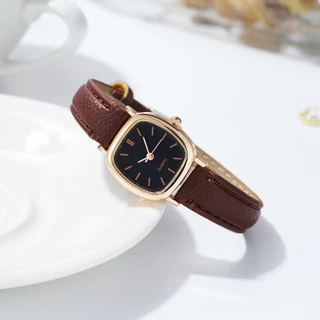 Square Face นาฬิกาผู้หญิงหน้าปัดเล็กควอตซ์ Timepiece พร้อมสายหนังสําหรับทุกวัน