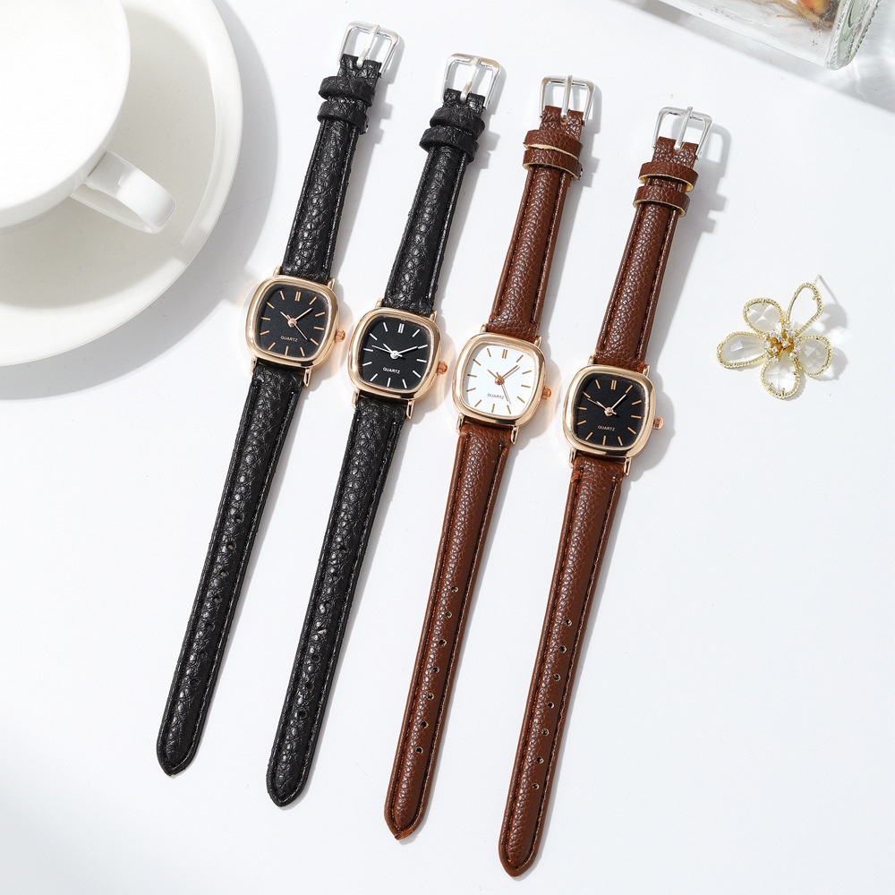 Square Face นาฬิกาผู้หญิงหน้าปัดเล็กควอตซ์ Timepiece พร้อมสายหนังสําหรับทุกวัน
