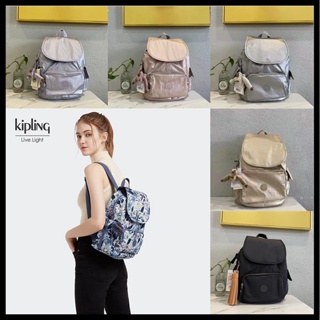 Kipling ใหม่ กระเป๋าเป้สะพายหลัง สไตล์ใหม่ ขนาดกลาง แฟชั่นสําหรับสตรี เหมาะกับการพกพาเดินทาง 15635