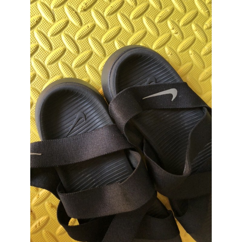 nike roshe one sandal