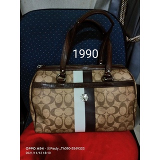 Coach signature canvas speedy 30used bag like new.