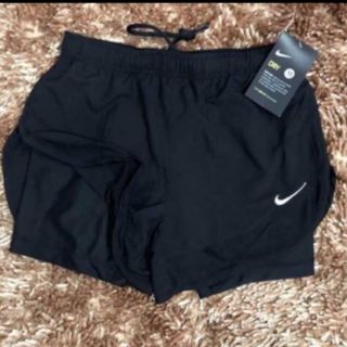 กางเกงNike ราคา 255 บาท