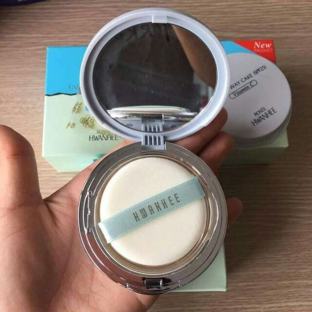 แป้ง Rosee' Hwanhee 2 WAY POWDER CAKE SPF25 +Vit.C แป้งเนื้อละเอียด ช่วยให้หน้าเนียนใส 1กล่องมีแป้งตลับ+รีฟิล+พัฟ 2 ชิ้น - รูปที่ 2