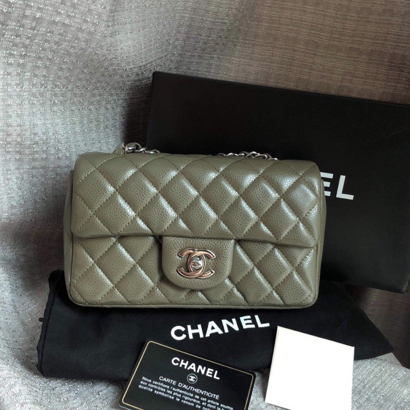 ❌sold❌Used chanel mini 8” holo 17 แท้100% สีเขียวตุ่นๆอมเทาๆเหนี่ยวทรัพย์ น้องสีสวยมากกก หายากมากก ส