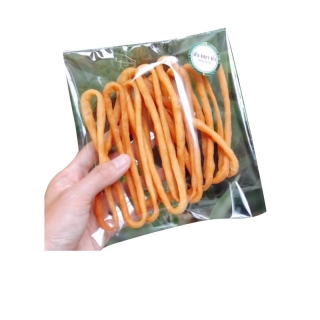 ขนมไส้ไก่ (Crispy Breadsticks)