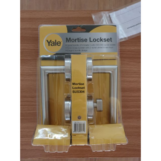 Yale กุญแจมือจับฝังใน บานประตูทางเข้า ระบบ Mortise lock ด้ามจับตรง สแตนเลส สีซาติน รุ่น YML-YK-SN001