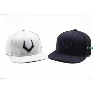 พร้อมส่ง หมวกเบสบอล หมวก V Snapback hiphop style ,Unisex สไตล์ฮิปฮอป สำหรับผู้ชาย