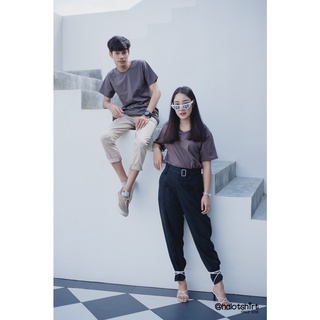 halotshirt เสื้อยืดสีพื้น เสื้อยืดสีพื้นผู้ชาย เสื้อยืดสีพื้นผู้หญิง เสื้อยืด เสื้อยืดแขนสั้น สีเทาเข้ม (ดิน)