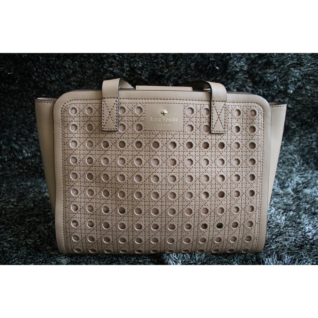 กระเป๋าถือ ยี่ห้อ Kate Space New York
