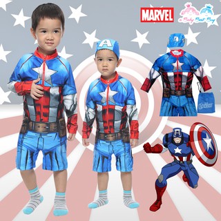 ชุดว่ายน้ำเด็กผู้ชาย Captain America บอดี้สูทเสื้อแขนยาวกางเกงขาสั้น มาพร้อมหมวกว่ายน้ำและถุงผ้า ลิขสิทธิ์แท้