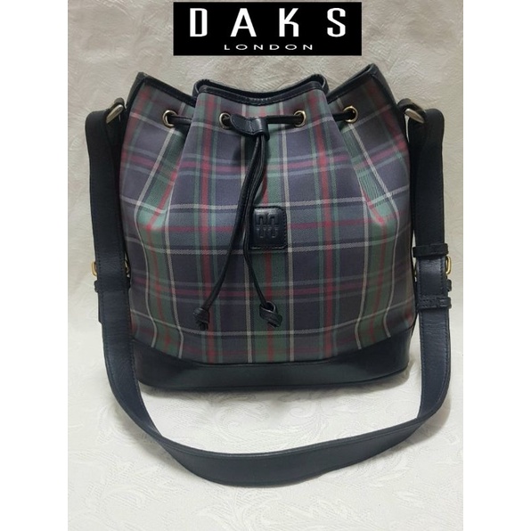 กระเป๋าสะพายทรงขนมจีบ DAKS LONDON Bucket Bag