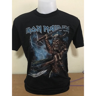 เสื้อวง Iron Maiden ไอรอน ไมเดน ผ้าบาง50/50 ตะเข็บเดี่ยวบนล่าง ฟอกสีเฟดให้ดูเหมือนเสื้อวินเทจ