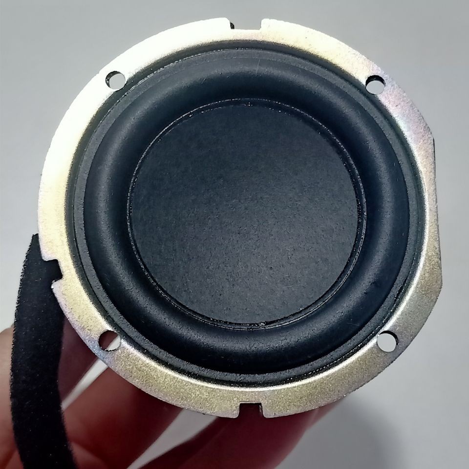 เดนมาร์ก Piarix 2.75 นิ้ว/3 นิ้วกลางวูฟเฟอร์ 4 โอห์ม 20W จังหวะยาว เครื่องเสียงภายในบ้าน วูฟเฟอร์