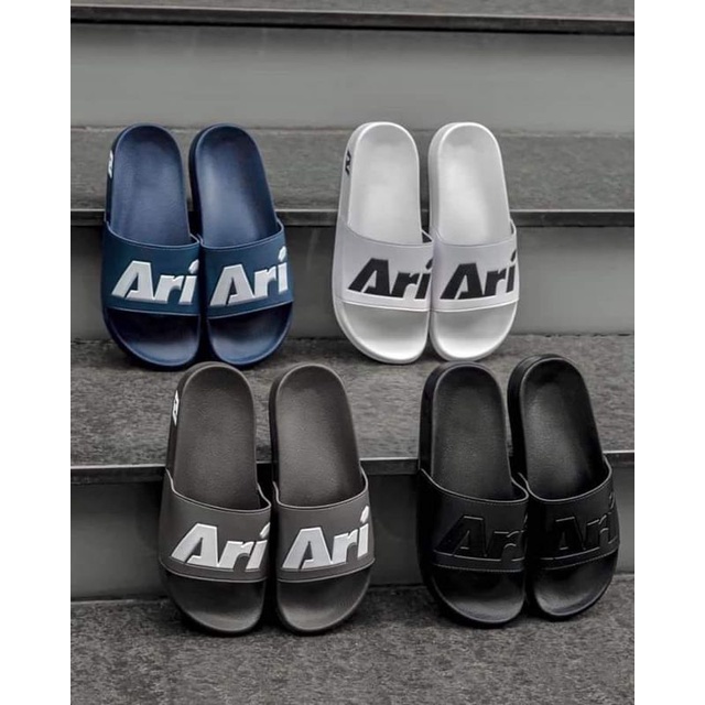 รองเท้าแตะAri Sandals